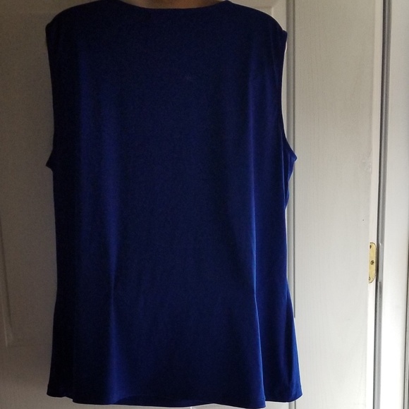 Women's Plus Size Top - Picture 2 of 4